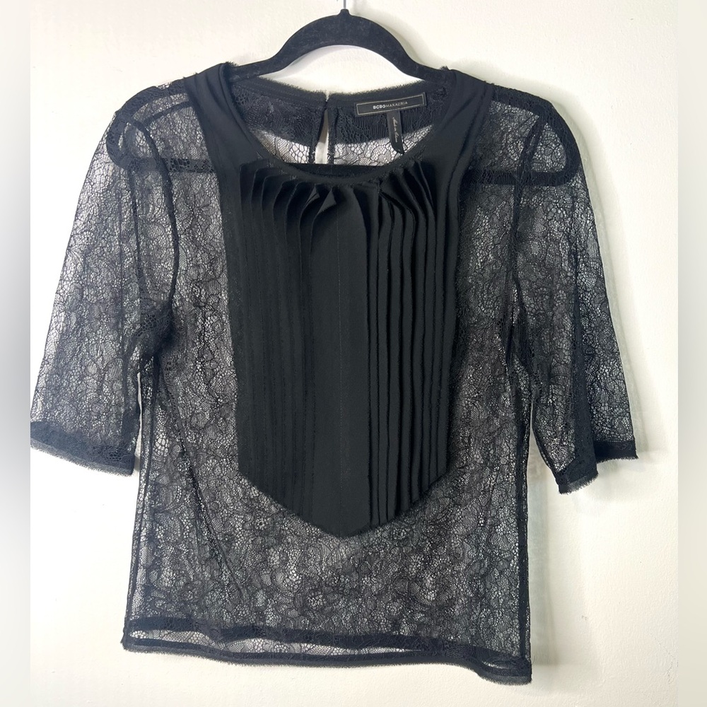 BCBG MaxAzria Sheer Lace Top Short Sleeves Pleated Detail Ethereal SZ S EUC - Picture 1 of 8